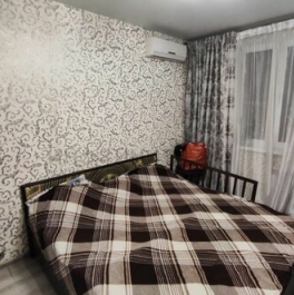 Продажа 2-комн квартиры на вторичном рынке улица Александры Монаховой,  д. 109 к3