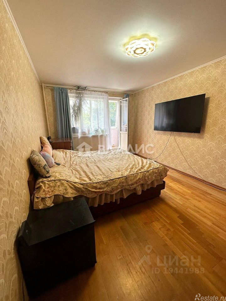 Продажа 3-комн квартиры на вторичном рынке улица Малыгина,  д. 8