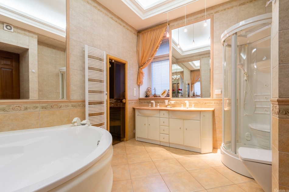 Продажа 5-комн квартиры на вторичном рынке Тверская ул,  д. 4