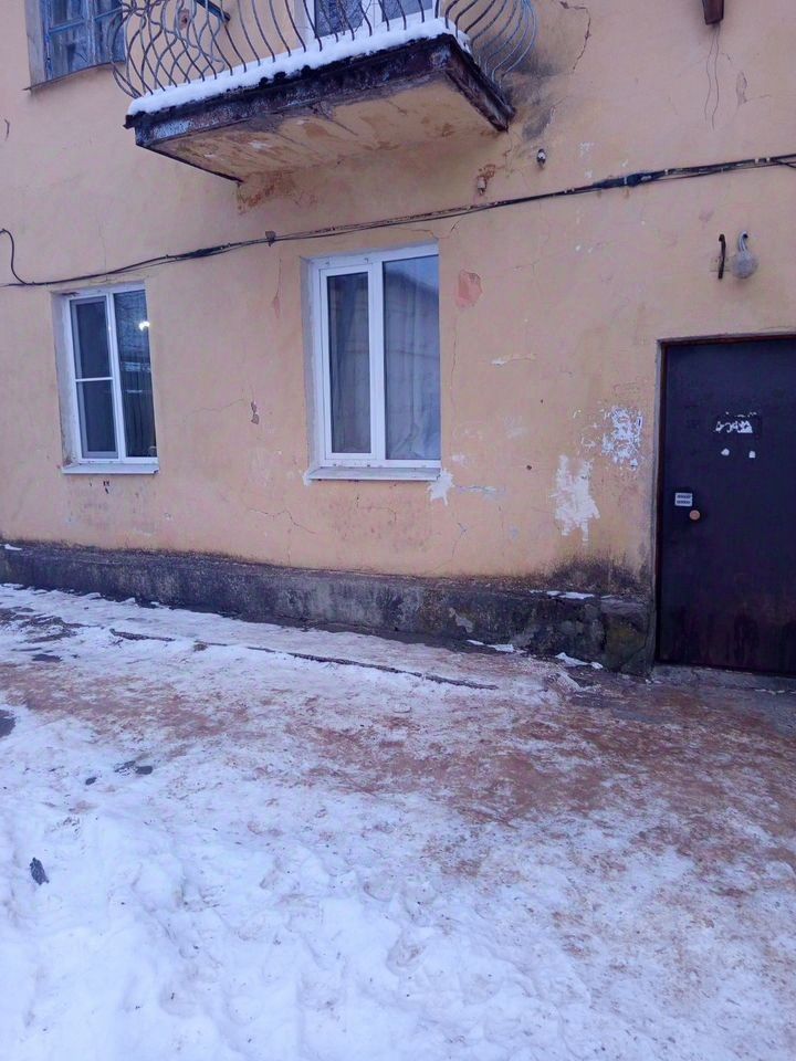 Продажа 2-комн квартиры на вторичном рынке Сланцы, улица Ломоносова, 65