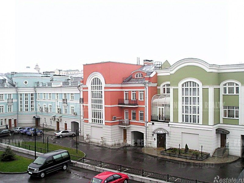 Аренда 4-комн квартиры на вторичном рынке Колобовский 1-й пер,  д. 18