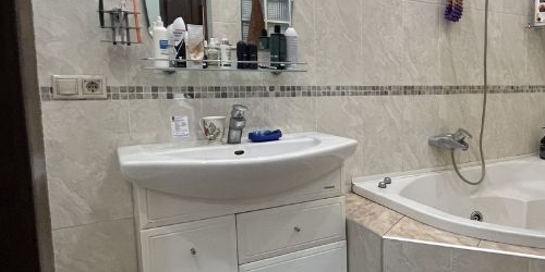 4-комн квартира улица Островитянова, 4