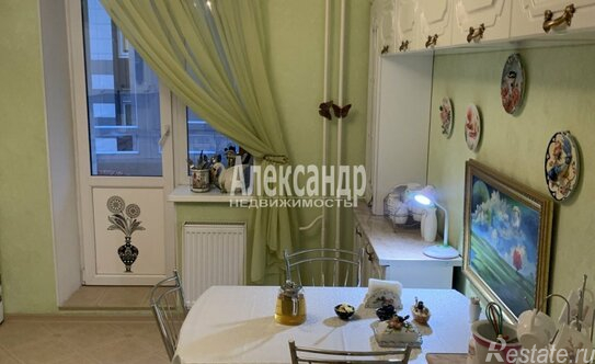 Продажа 2-комн квартиры на вторичном рынке улица Рихарда Зорге,  д. 16