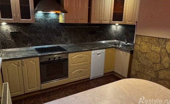 Продажа 3-комн квартиры на вторичном рынке ул Интернациональная,  д. 8