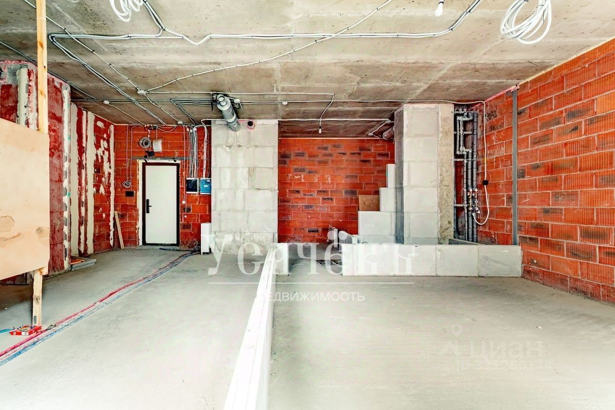 Продажа 2-комн квартиры на вторичном рынке Большая Никитская улица, 17С1
