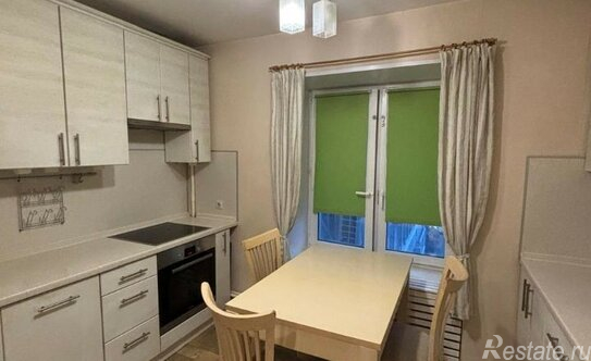 Продажа 2-комн квартиры на вторичном рынке ул Ялтинская,  д. 1