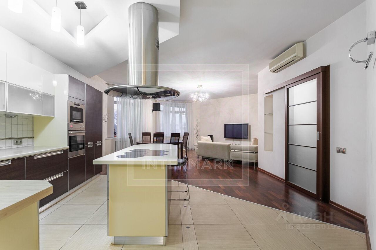 Продажа 4-комн квартиры на вторичном рынке улица Островитянова, 4