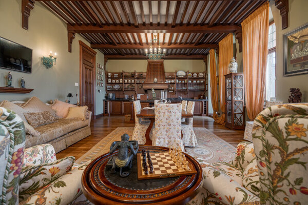 Продажа 6-комн элитного жилья Приморский пр-кт,  д. 14