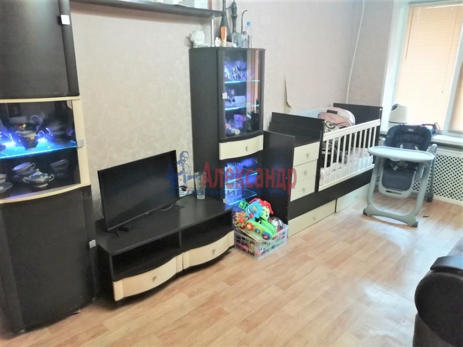 Продажа 3-комн квартиры на вторичном рынке Красных Зорь бул. ,  д. 12