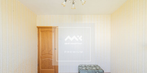 2-комн квартира улица Генерала Симоняка,  д. 14