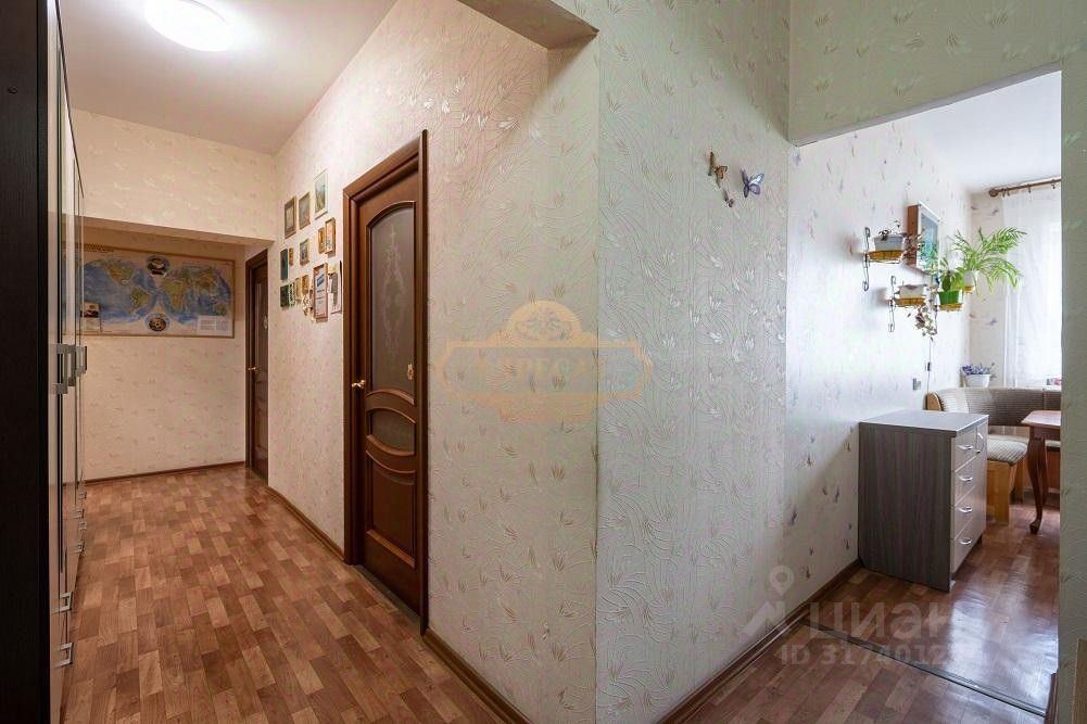 Продажа 3-комн квартиры на вторичном рынке улица Оптиков, 49к2