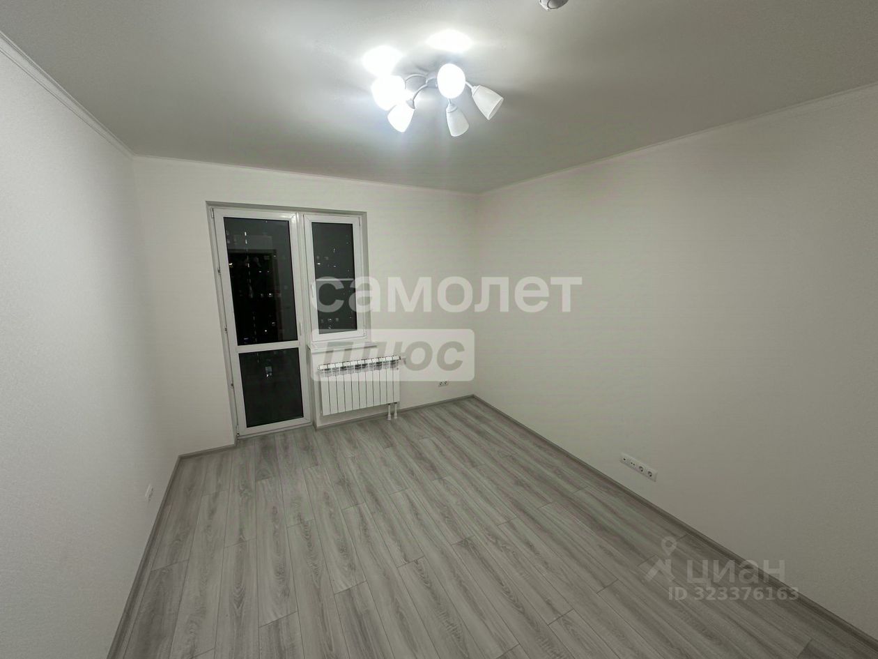 Продажа 3-комн квартиры на вторичном рынке улица Николая Озерова, 2к1