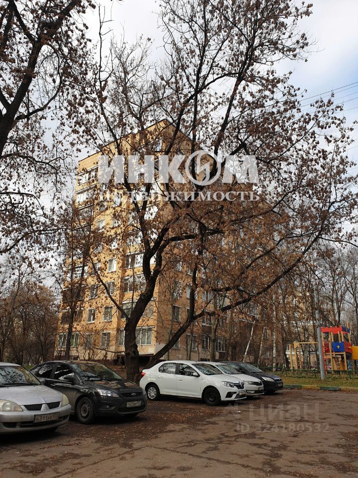 Продажа 2-комн квартиры на вторичном рынке улица Чистова, 4А