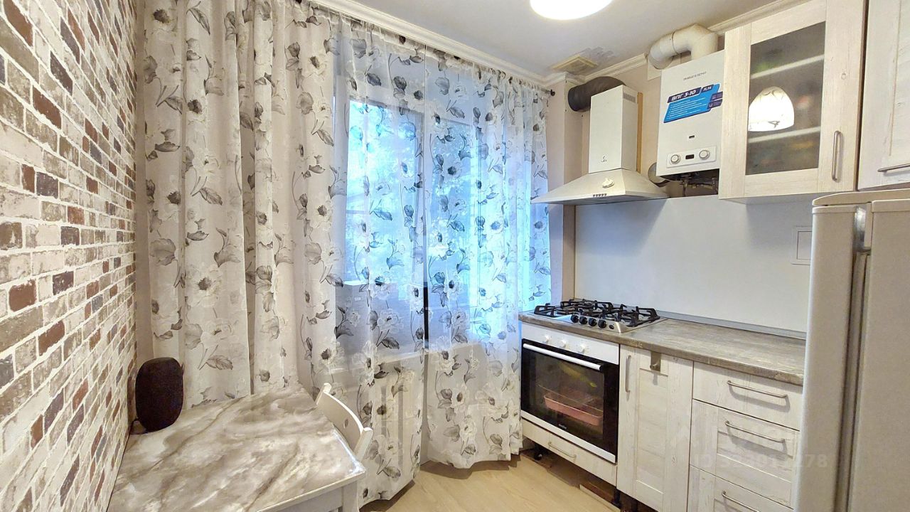 Продажа 3-комн квартиры на вторичном рынке Пушкин, Ленинградская улица, 31