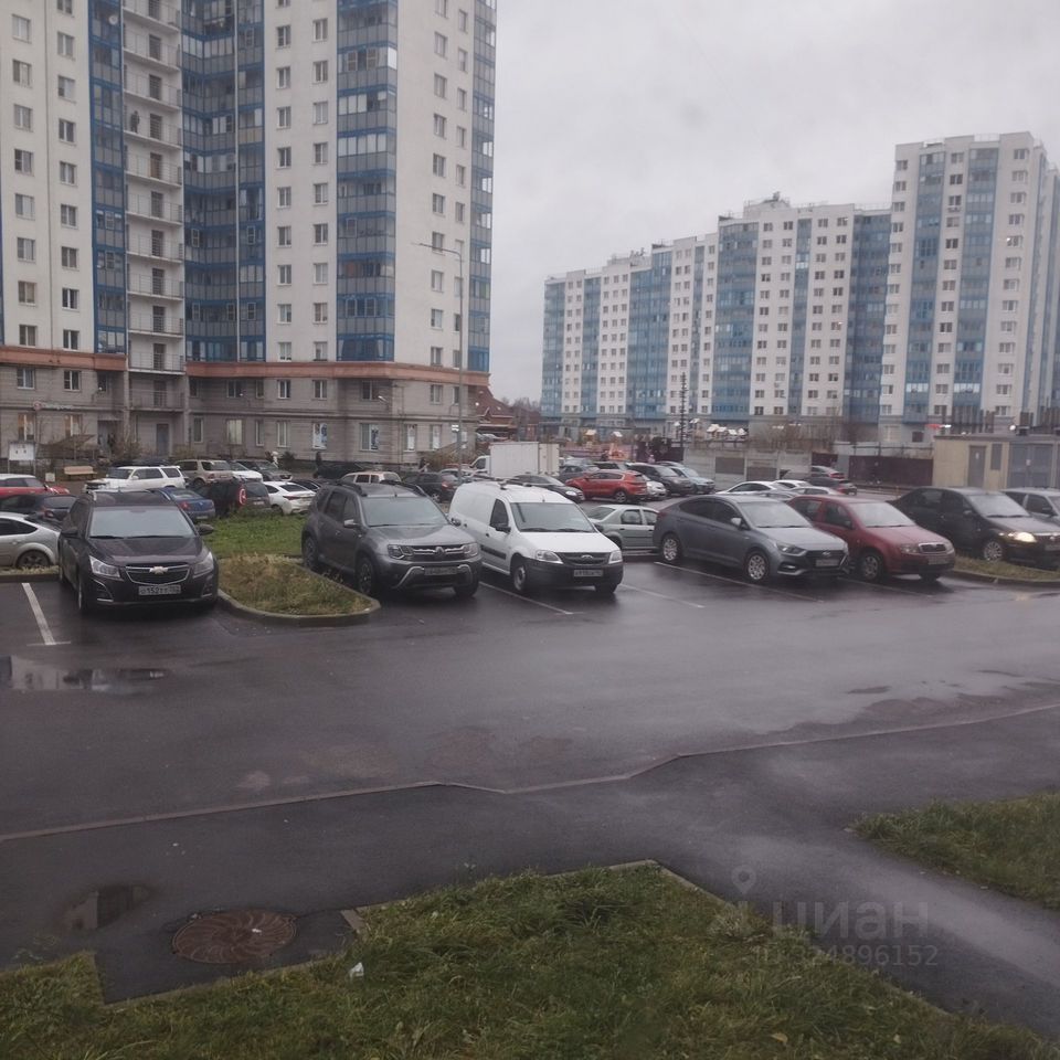 Продажа 1-комн квартиры на вторичном рынке Имени Свердлова пгт, проезд Западный, 13/1