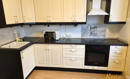 Продажа 3-комн квартиры на вторичном рынке Ватутинки п,  д. 10