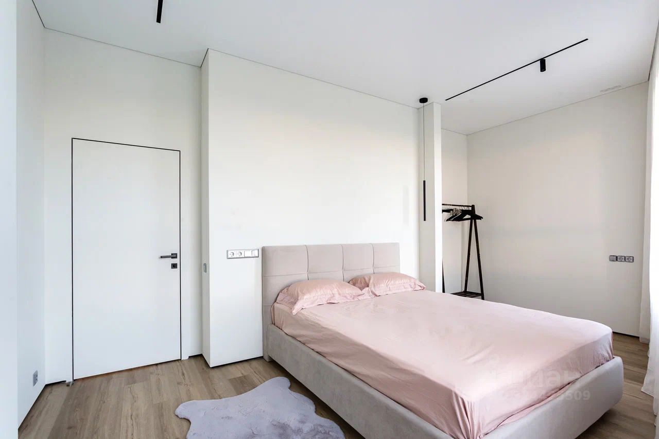 Аренда 3-комн квартиры на вторичном рынке улица Петра Алексеева, 14