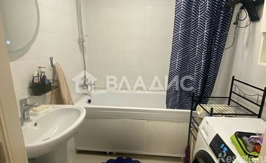 Продажа 1-комн квартиры на вторичном рынке Лобненская улица,  д. 13 к2