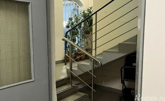 Продажа 2-комн квартиры на вторичном рынке ул Высокая,  д. 4