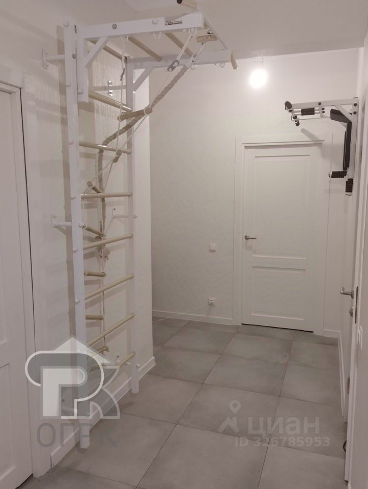Продажа 3-комн квартиры на вторичном рынке улица Берзарина, 32