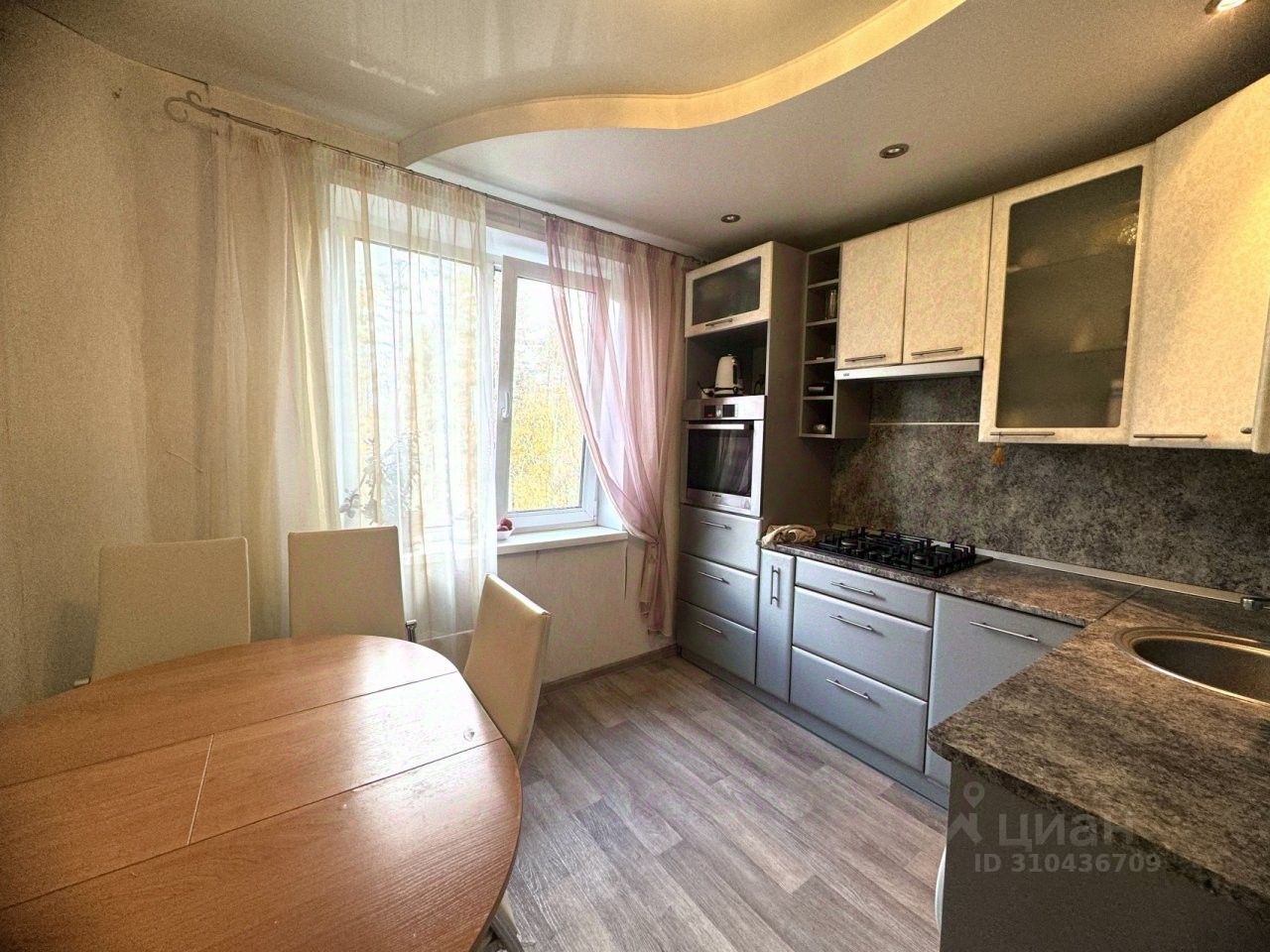 Продажа 2-комн квартиры на вторичном рынке Вырица городской поселок, улица Слуцкая, 11
