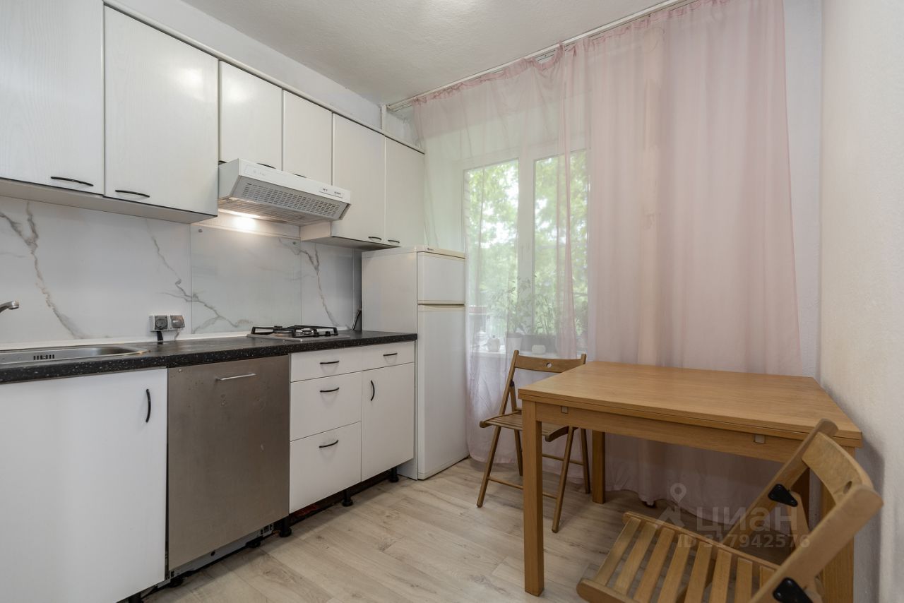 Продажа 1-комн квартиры на вторичном рынке Байкальская улица, 43