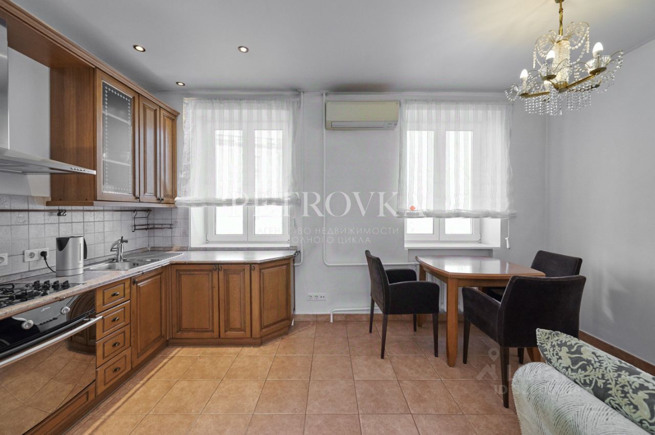 Продажа 2-комн квартиры на вторичном рынке Скаковая улица, 18