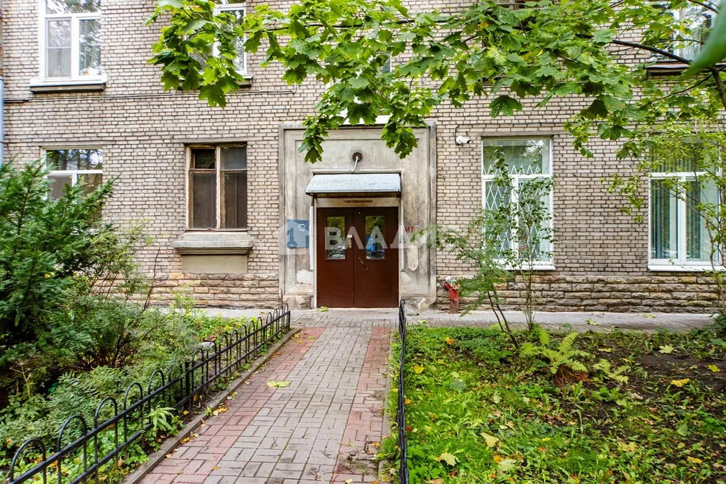 Продажа 2-комн квартиры на вторичном рынке ул. Красного Курсанта,  д. 26