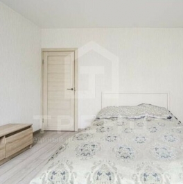 Продажа 2-комн квартиры на вторичном рынке Мурино г, Петровский б-р,  д. 12 к2