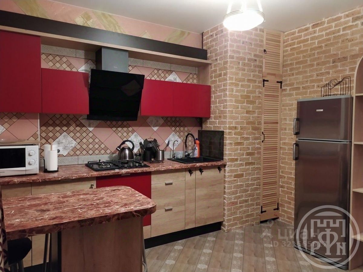 Продажа 1-комн квартиры на вторичном рынке Южный мкр, улица Доктора Сотникова, 15