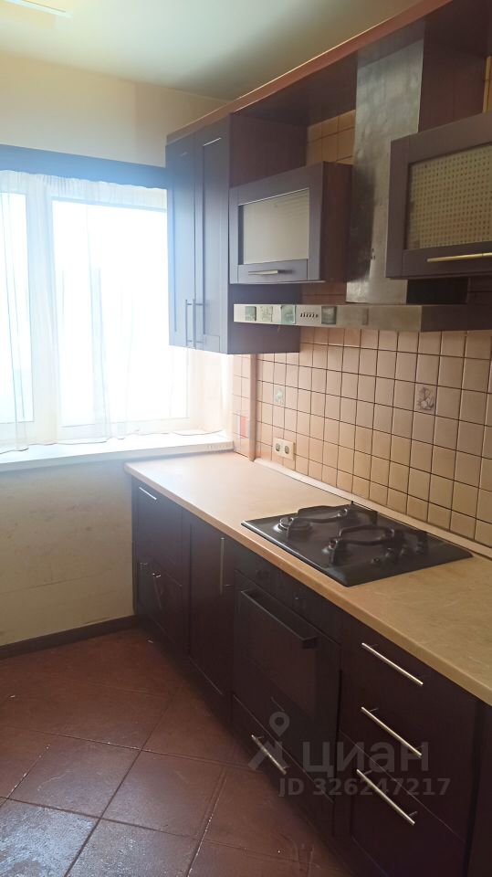 Продажа 3-комн квартиры на вторичном рынке Серпухов, Комсомольская улица,  д. 4