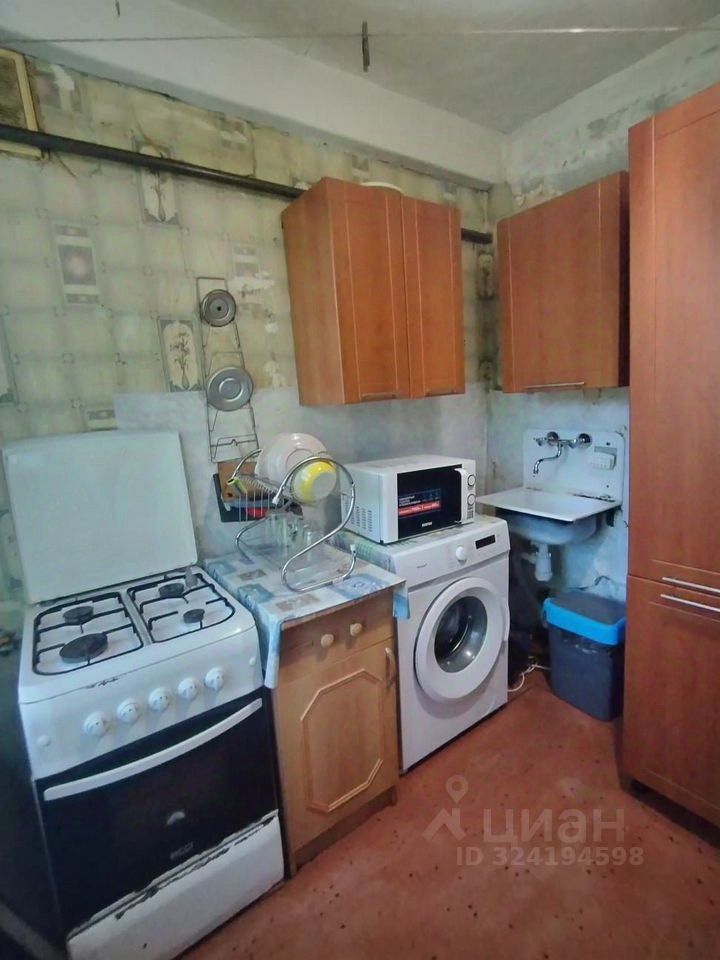 Продажа 2-комн квартиры на вторичном рынке улица Добровольцев, 48