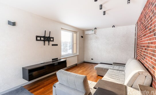 Продажа 2-комн квартиры на вторичном рынке Красный Посёлок, улица Фадеева,  д. 23