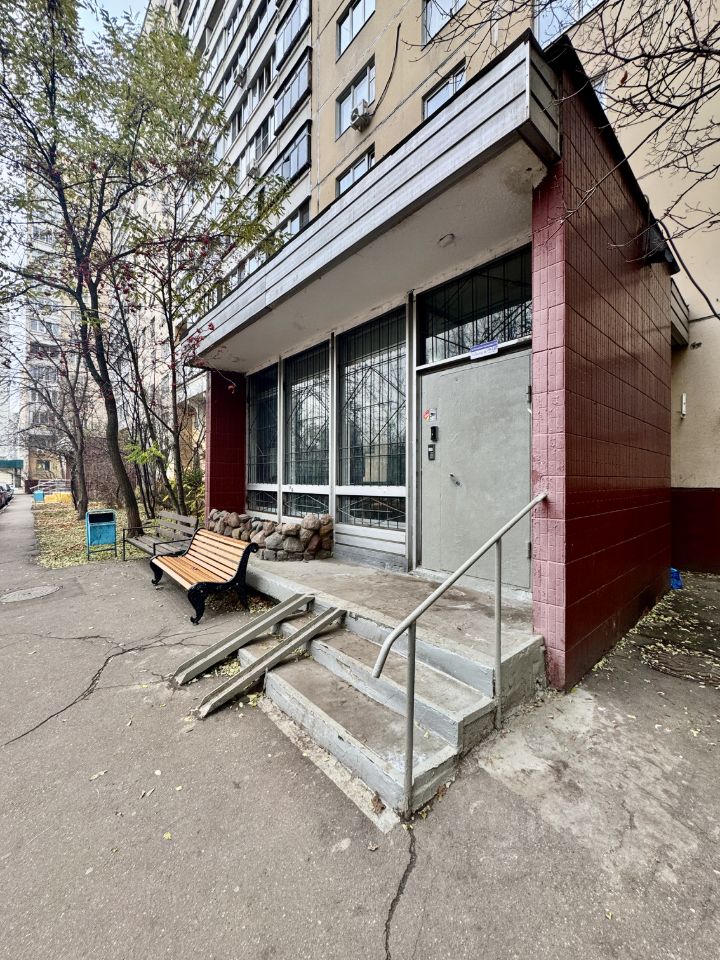 Продажа 1-комн квартиры на вторичном рынке улица Генерала Кузнецова, 23