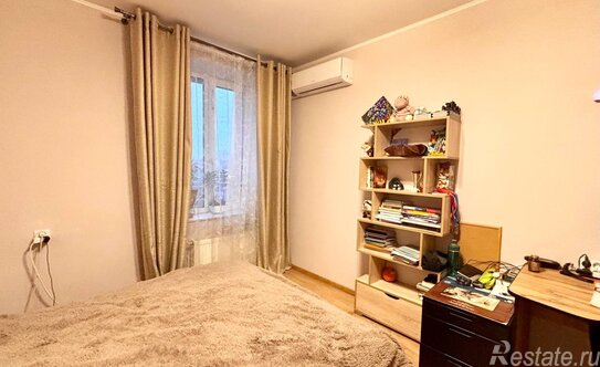 Продажа 3-комн квартиры на вторичном рынке проспект Авиаконструкторов,  д. 13