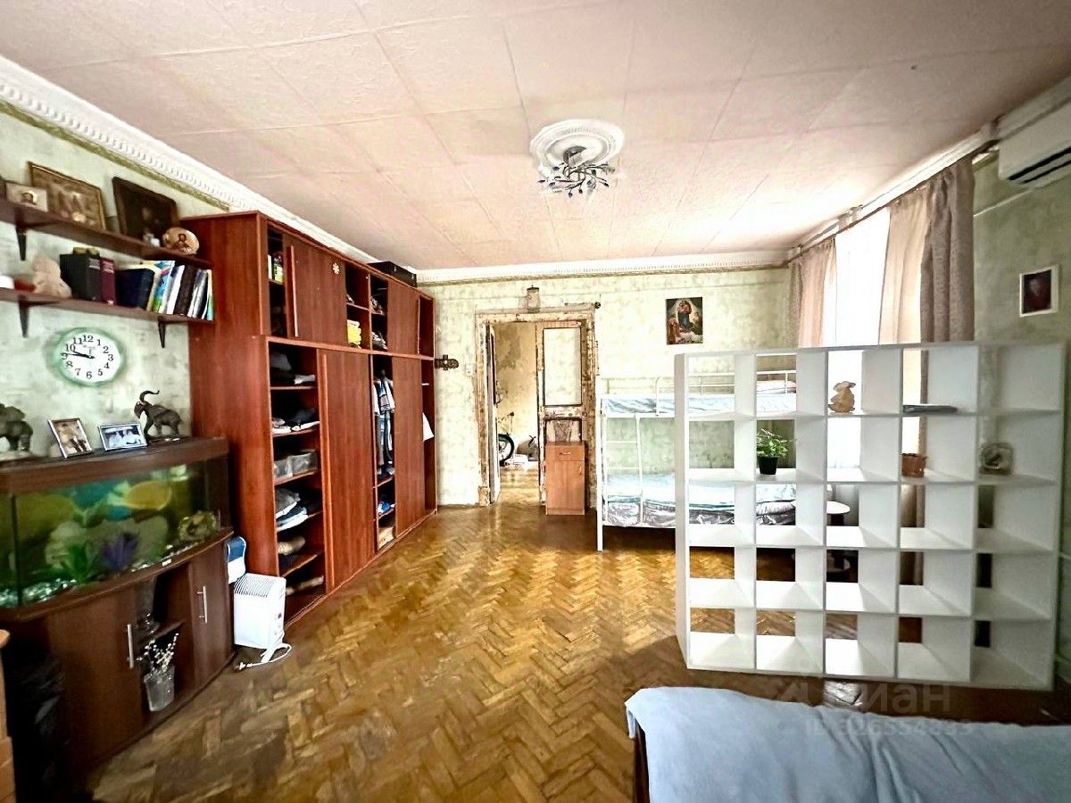 Продажа 4-комн квартиры на вторичном рынке Первомайская улица, 109/2