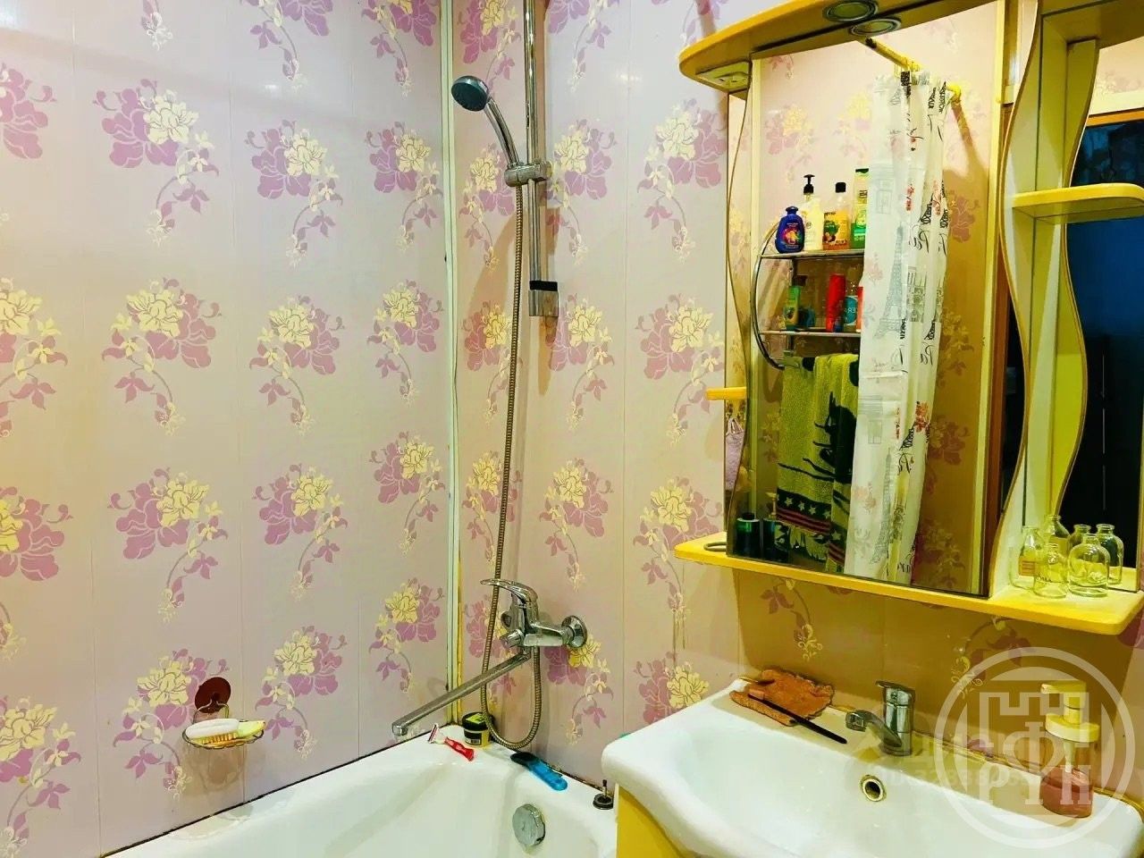 Продажа 3-комн квартиры на вторичном рынке Тихвин, Плаунская улица, 7
