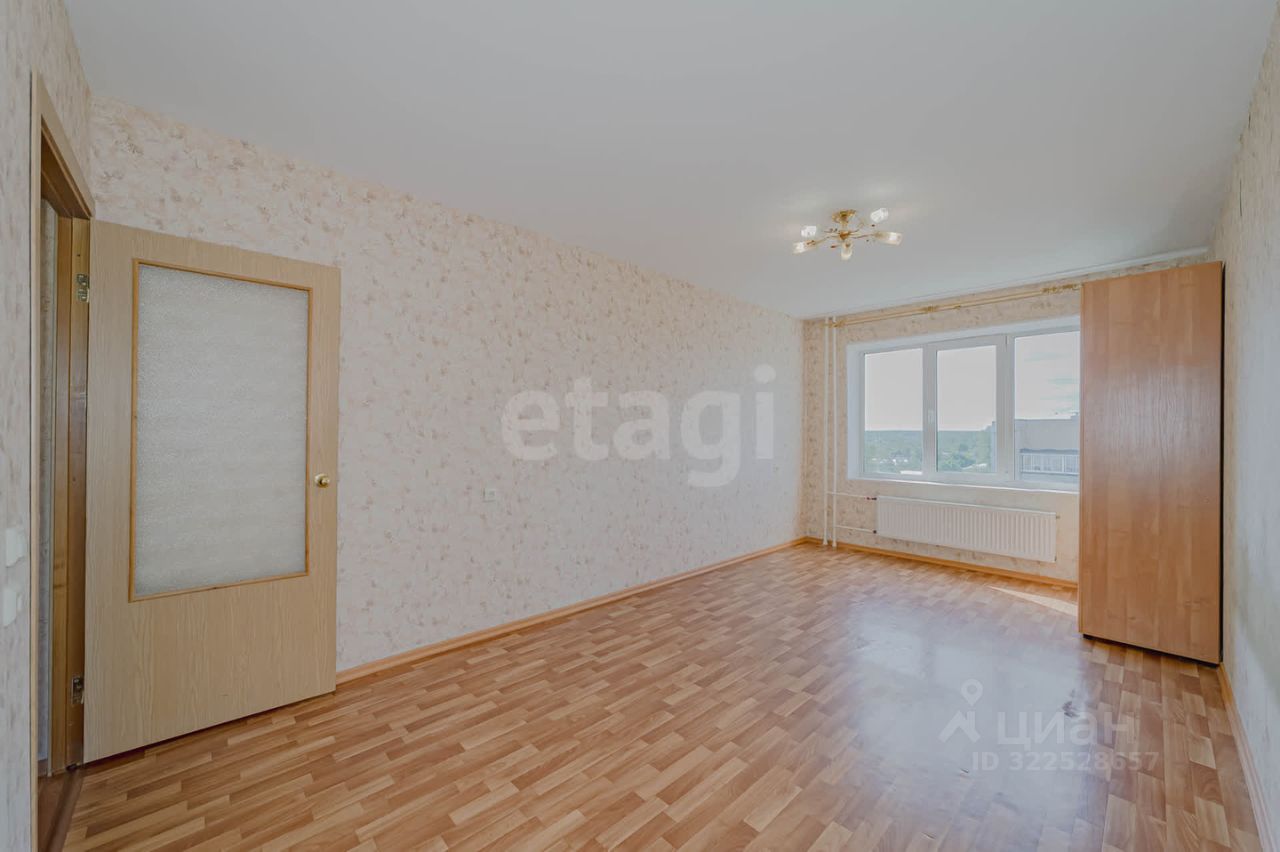 Продажа 2-комн квартиры на вторичном рынке пос. Стрельна, Львовская улица, 19к2
