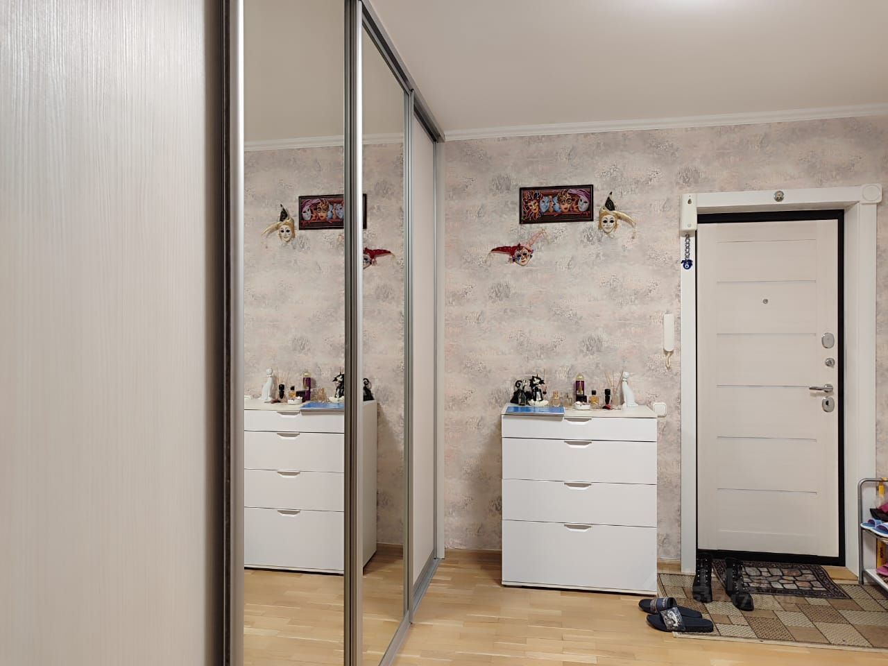 Продажа 2-комн квартиры на вторичном рынке пос. Вешки, улица Северная, 4