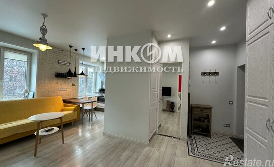 Продажа 2-комн квартиры на вторичном рынке улица Фонвизина,  д. 4Б