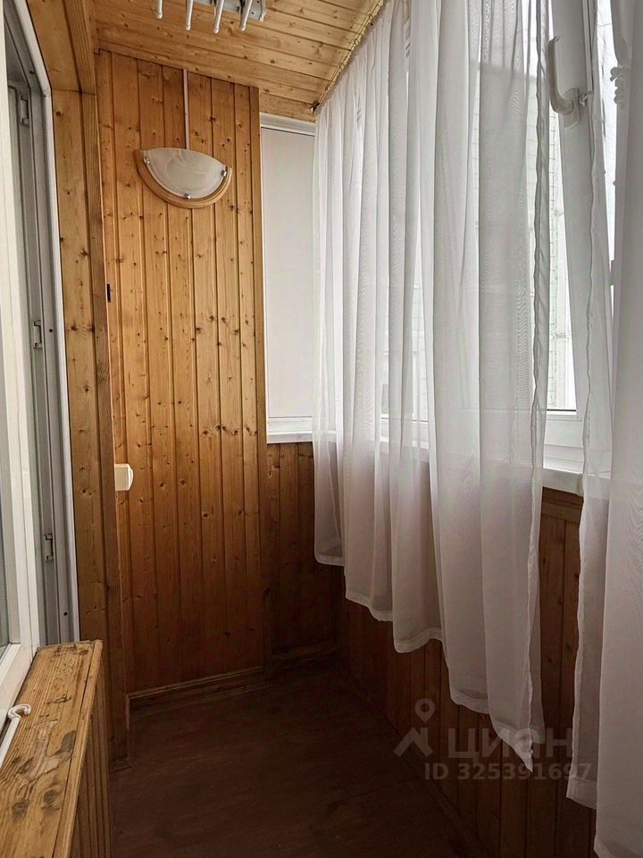 Продажа 4-комн квартиры на вторичном рынке улица Малыгина, 14К1
