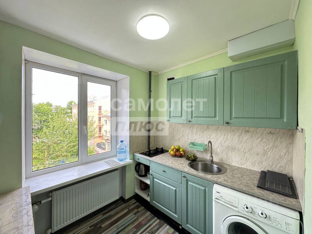 Продажа 3-комн квартиры на вторичном рынке Ломаная улица, 6