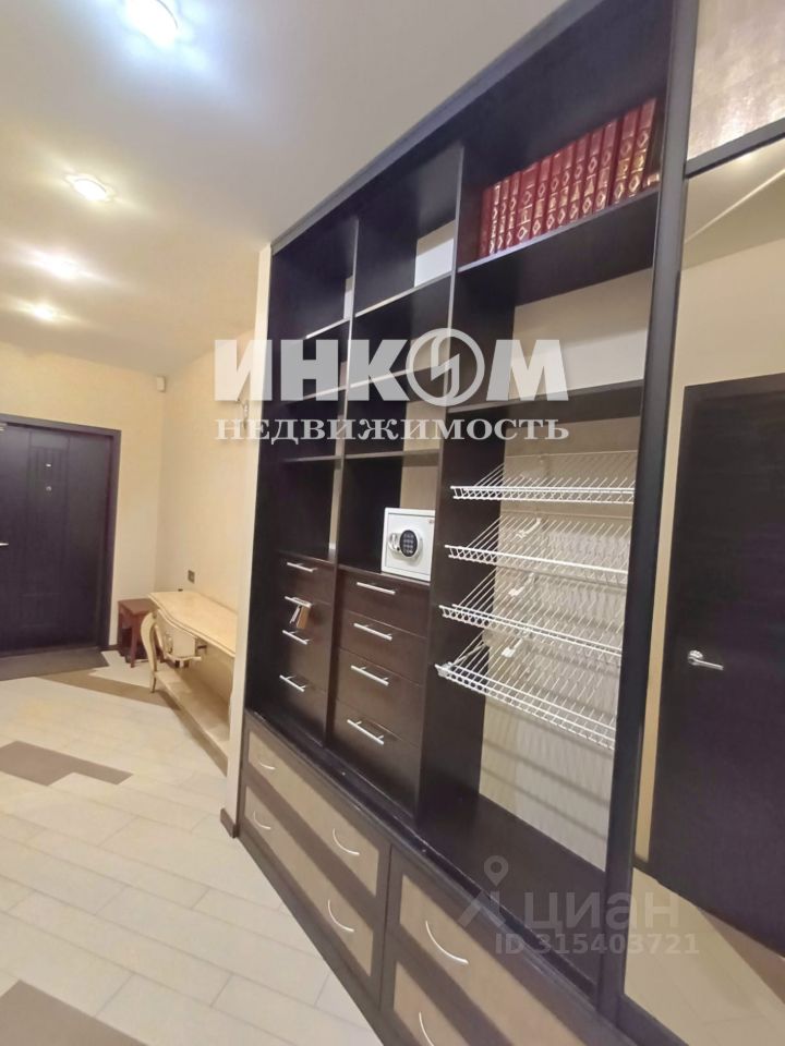 Продажа 4-комн квартиры на вторичном рынке Нахимовский проспект, 56