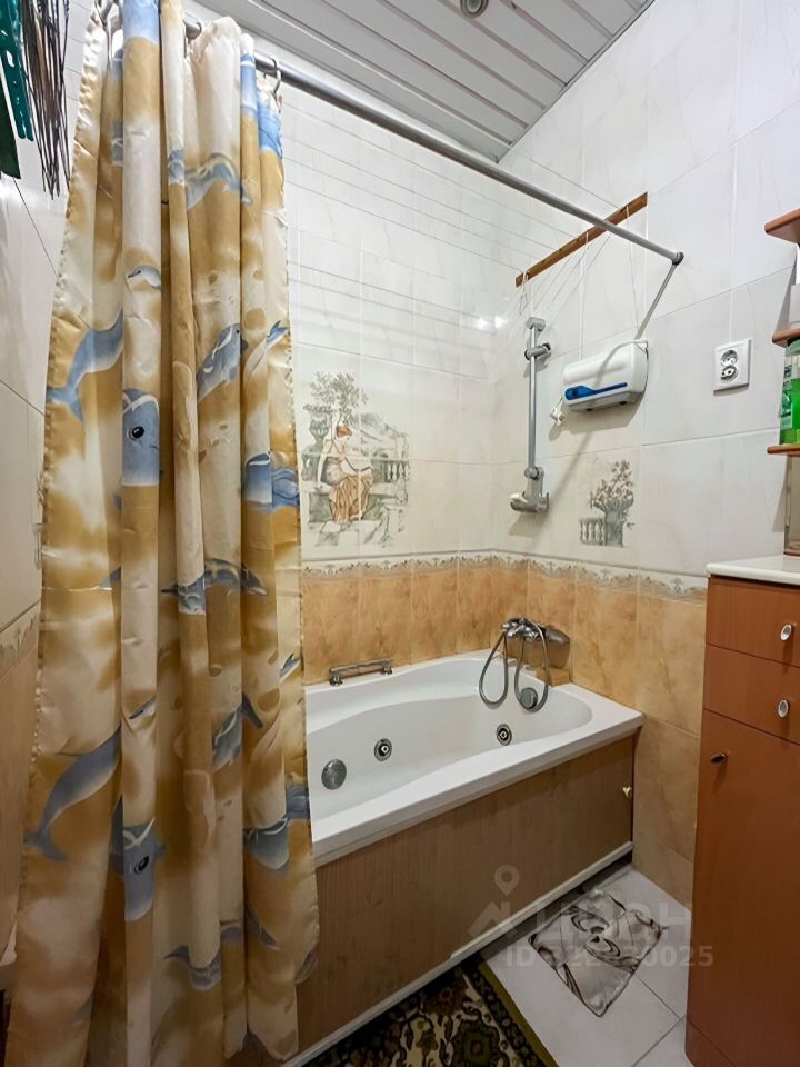 Продажа 3-комн квартиры на вторичном рынке улица Толбухина, 3К2
