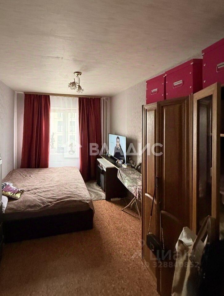 Продажа 3-комн квартиры на вторичном рынке улица Брусилова,  д. 17