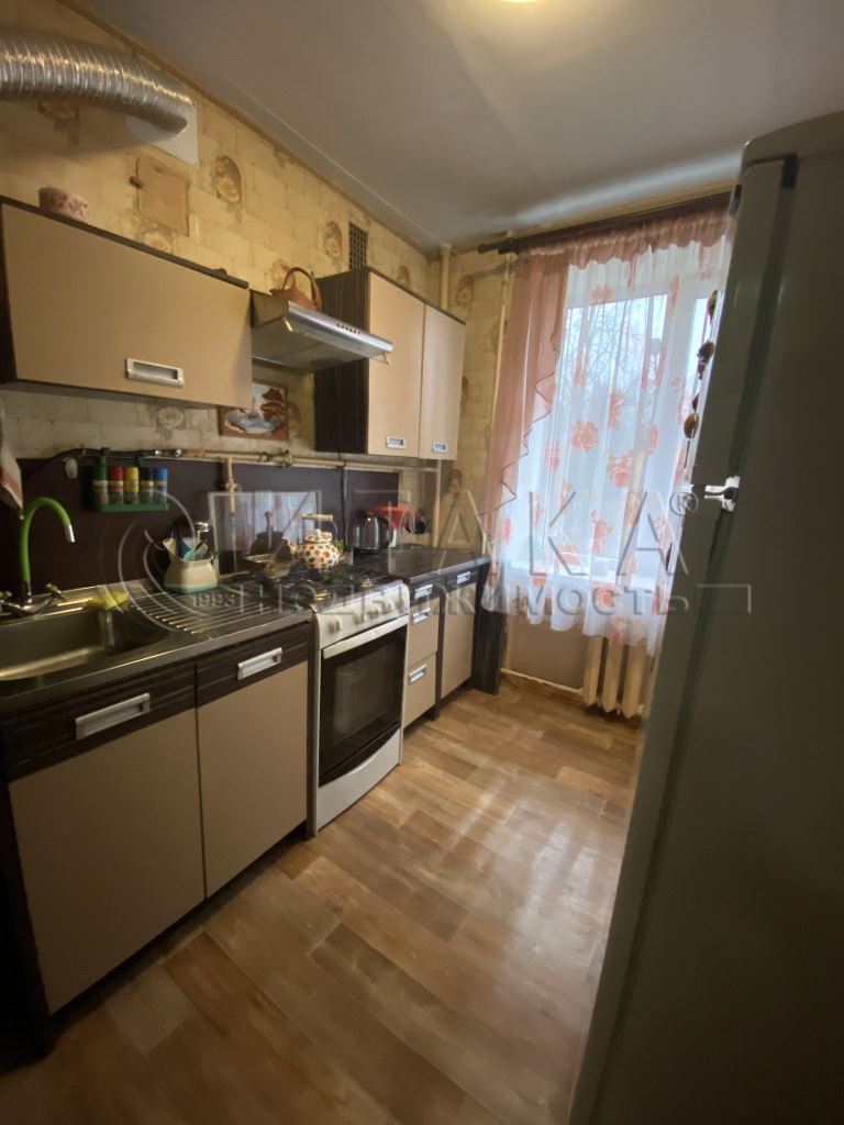 Продажа 1-комн квартиры на вторичном рынке Сланцы, Партизанская,  д. 17