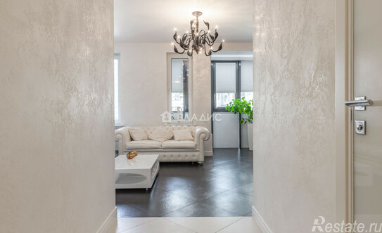 Продажа 4-комн квартиры на вторичном рынке Петергофское ш,  д. 45