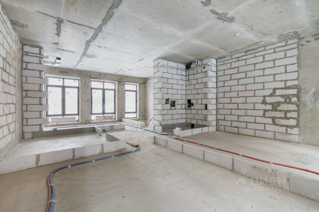 Продажа 4-комн квартиры на вторичном рынке улица Виктора Маслова, 2