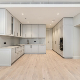 Продажа 3-комн квартиры на вторичном рынке проспект Академика Сахарова