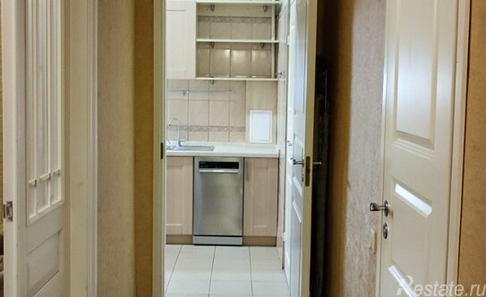 Продажа 4-комн квартиры на вторичном рынке 16-я линия,  д. 33